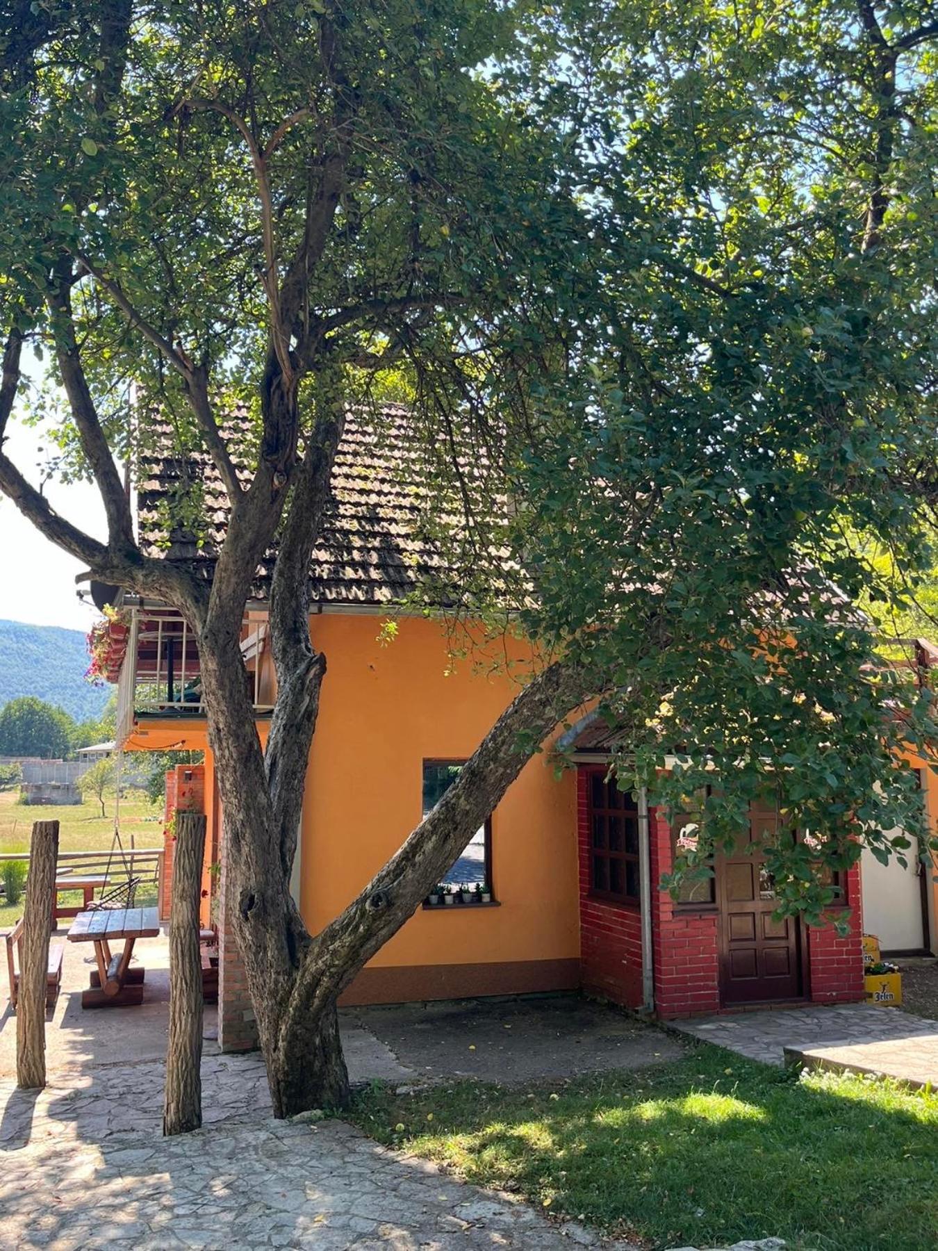 Bed And Breakfast Family Djukic Sipovo Zewnętrze zdjęcie